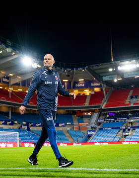 Head coach Ståle Solbakken of Norway