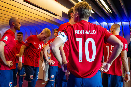 Bläddra bland fler bilder av Football, Nations League, Norway - Serbia