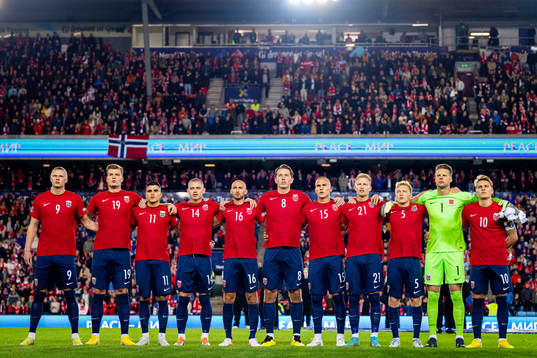 Players of Norway line up