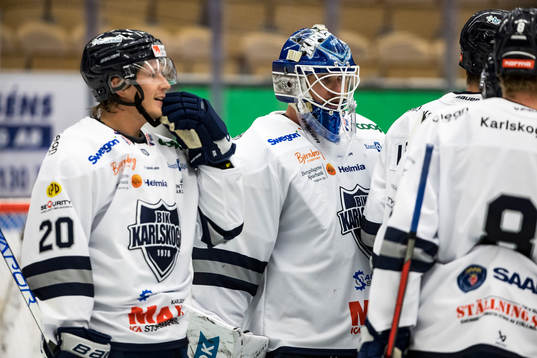 Karlskogas målvakt Lars Volden jubel