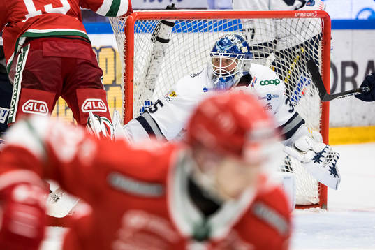 Karlskogas målvakt Lars Volden