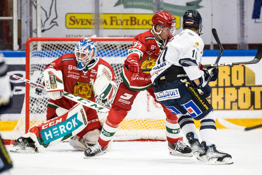 Moras Olle Strandell och Karlskogas David Lilja  framför