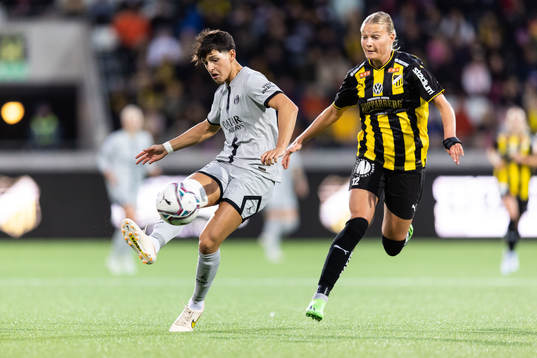 Elisa De Almeida of Paris and Stine Larsen of Häcken