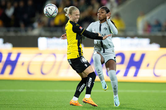 Filippa Curmark of Häcken and Grace Geyoro of Paris Saint