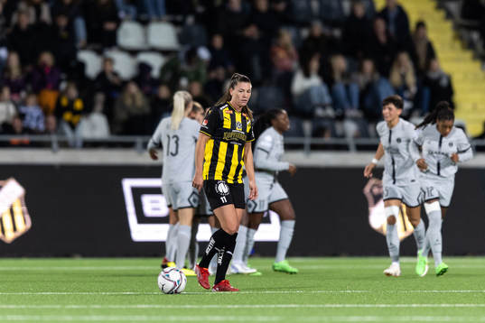 Pauline Hammarlund of Häcken looks dejected
