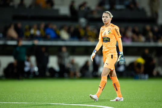 Goalkeeper Jennifer Falk of Häcken look dejected