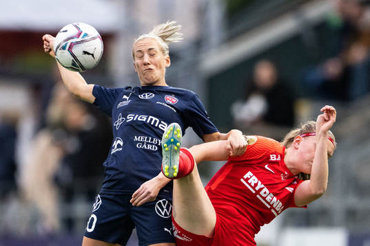 Mia Persson of FC Rosengård and Signe Gaupset of Brann