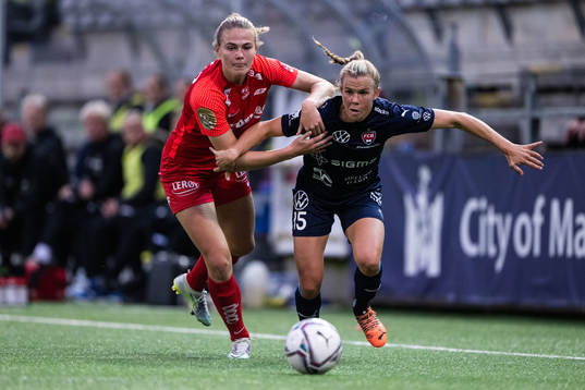 Martine Østenstad of Brann and Jessica Wik of FC Rosengård