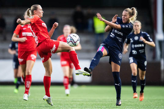 Lisa Fjeldstad Naalsund of Brann and Olivia Schough of FC