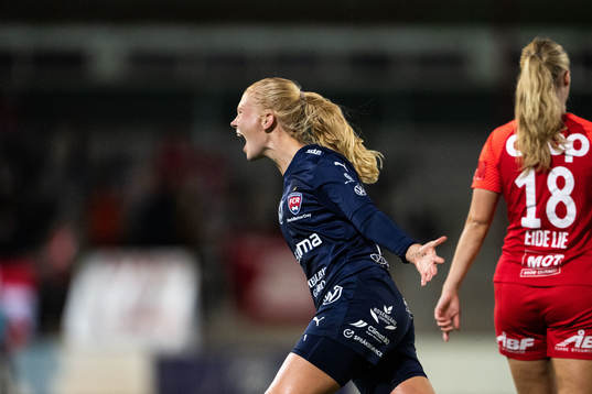 Sofie Bruun Bredgaard of FC Rosengård celebrates
