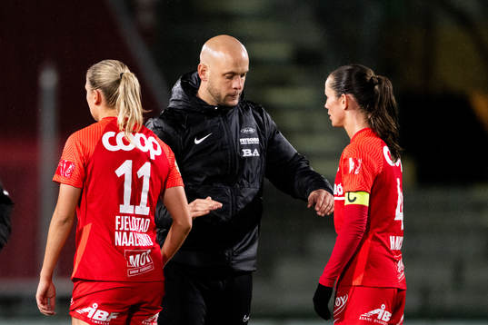 Head coach Olli Harder and Tuva Hansen of Brann looks
