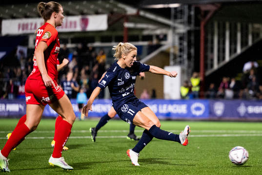 Mimmi Larsson of FC Rosengård scores the 3-0 goal