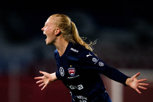 Sofie Bruun Bredgaard of FC Rosengård celebrares