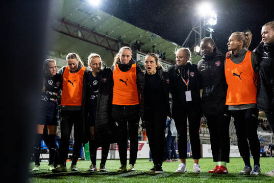 Head coach Renee Slegers of FC Rosengård speaks to the
