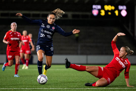 Gina Chmielinski of FC Rosengård and Rikke Bogetveit