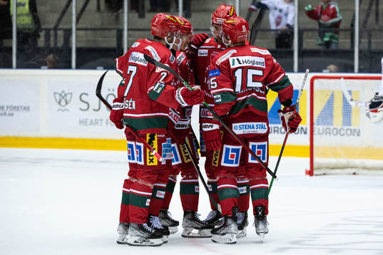 Modos Erik Karlsson jublar