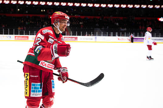 Modos Adam Pettersson jublar