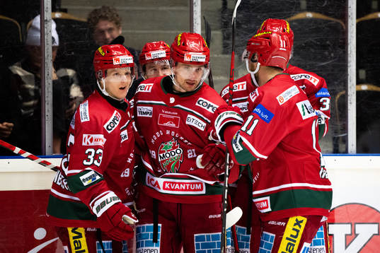 Modos Adam Pettersson jublar