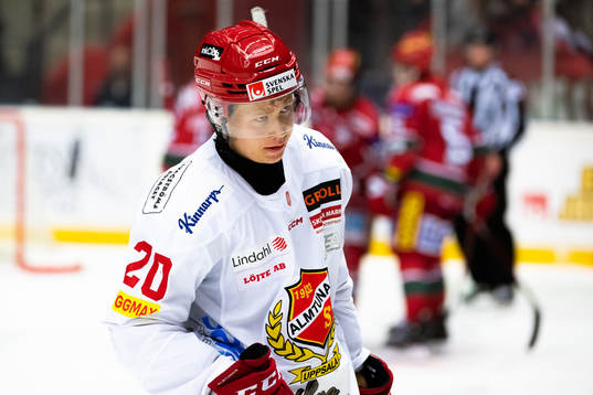 Almtunas Mikkel Öby Olsen deppar