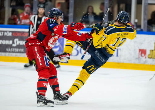 Västerviks Grayson Pawlenchuk och Södertäljes Johan