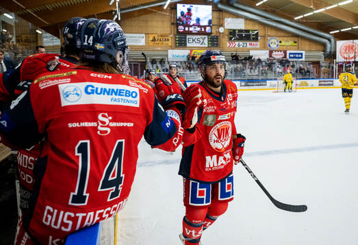Västerviks Marcus Vela jublar