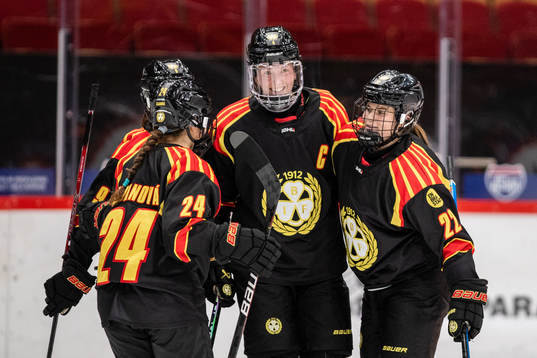 Brynäs Rosa Lindstedt jublar