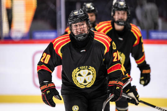 Brynäs Linn Slottgård jublar