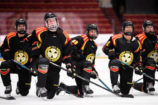 Brynäs Rosa Lindstedt jublar