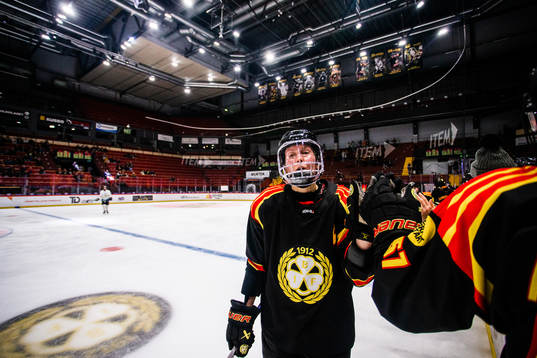 Brynäs Rosa Lindstedt jublar
