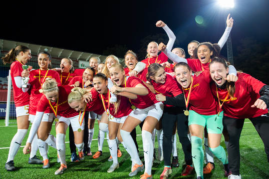 Rosengårds spelare jublar