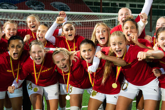 Rosengårds spelare jublar