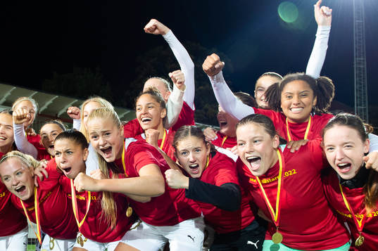 Rosengårds spelare jublar