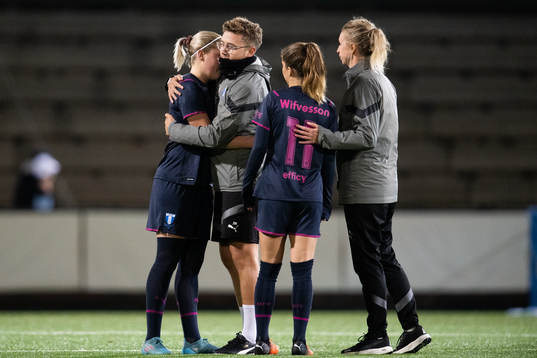 Malmö FFs Rebecka Holm och Lovisa Wifvesson deppar
