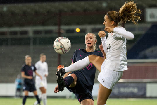 Rosengårds Casandra Paulsson och Malmö FFs Stina Stadig