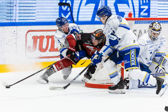 Leksands Kalle Östman och målvakt Kasimir Kaskisuo