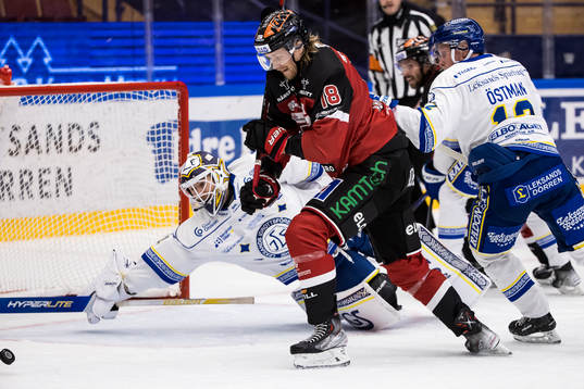 Leksands målvakt Kasimir Kaskisuo och Örebros Rodrigo