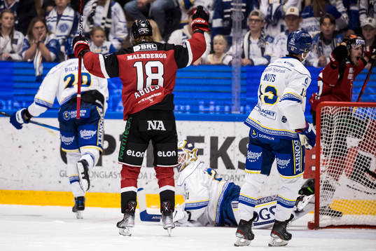 Örebros Rodrigo Abols jublar