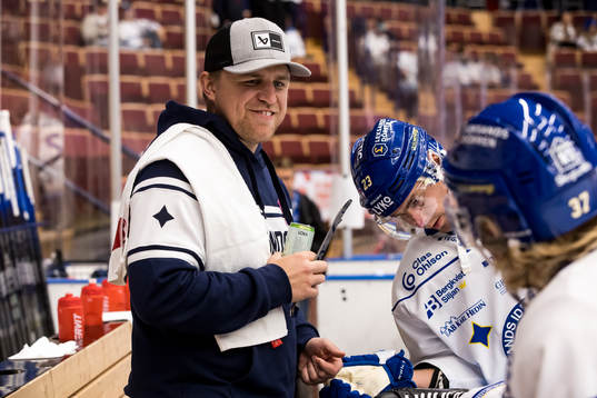 Leksands materialförvaltare Jesper Korning innan
