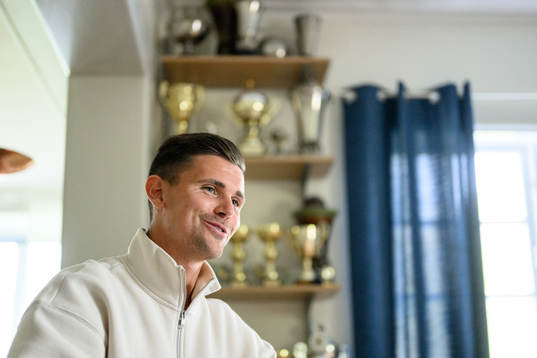 Värnamos Marcus Antonsson blir intervjuad