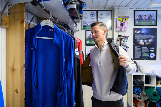 Värnamos Marcus Antonsson blir intervjuad