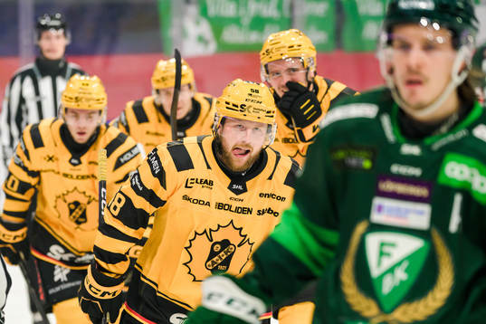 Skellefteås Oskar Nilsson jublar