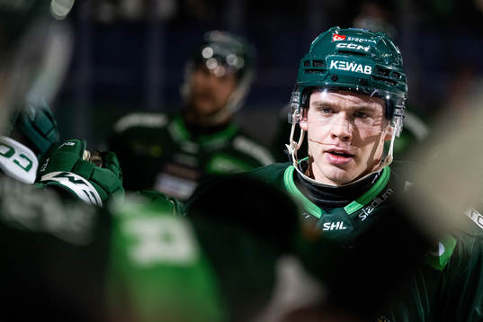 Färjestads Oscar Lawner jublar