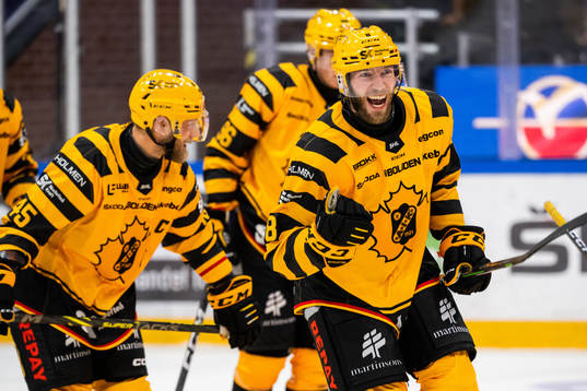 Skellefteås Petter Granberg jublar