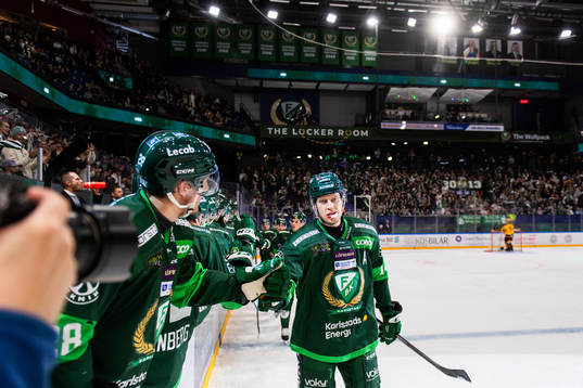 Färjestads Victor Ejdsell jublar