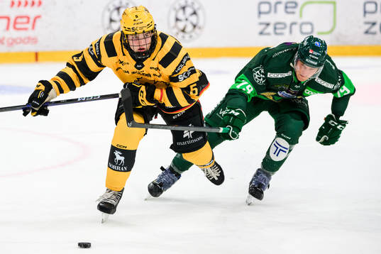 Skellefteås Axel Sandin-Pellikka och Färjestads Patrik