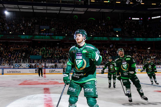 Färjestads Marcus Westfält jublar