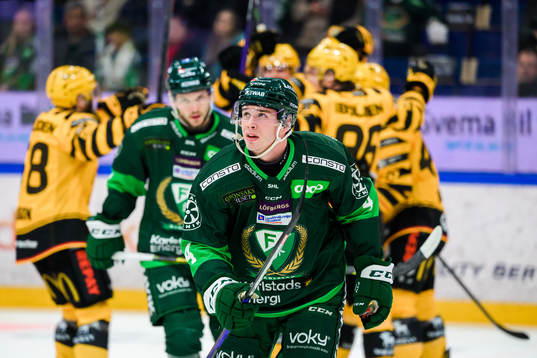 Färjestads Oscar Lawner deppar