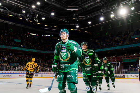 Färjestads Marcus Westfält jublar