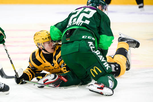Skellefteås Linus Lindström och Färjestads Per Åslund