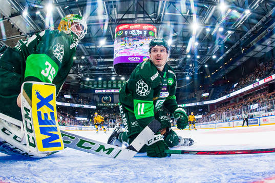 Färjestads målvakt Dennis Hildeby och Joakim Nygård